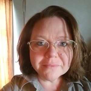 Meet your Posher, Nola